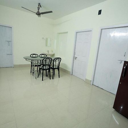 Toms Villa Along National Highway Thrissur At Nadathara Bagian luar foto