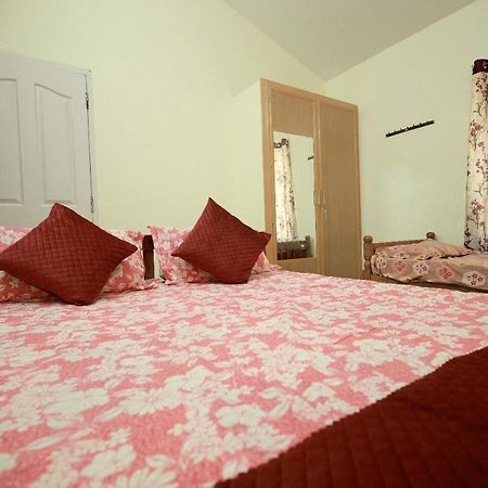 Toms Villa Along National Highway Thrissur At Nadathara Bagian luar foto