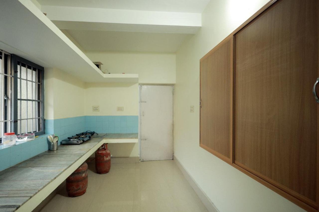 Toms Villa Along National Highway Thrissur At Nadathara Bagian luar foto